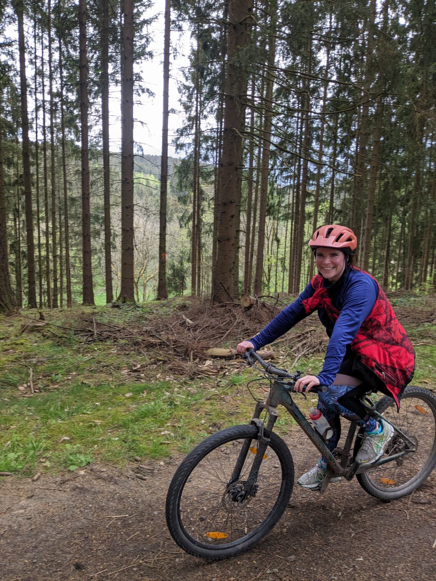Elena Segler mit dem Mountainbike